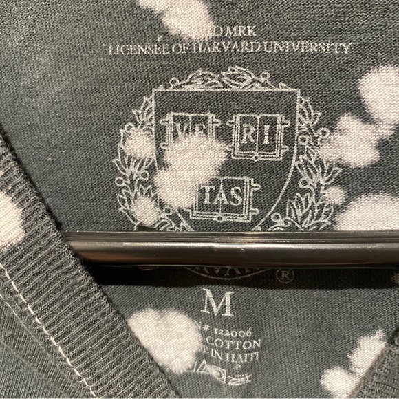 Harvard University All Over Acid Washed Crest Logo T-Shirt - Picture 4 of 5